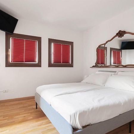 Solemar Sicilia - Palazzo Quaroni Appartement Palermo Buitenkant foto
